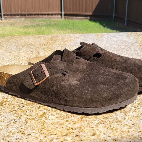 Birkenstock Boston in Mocha Suede