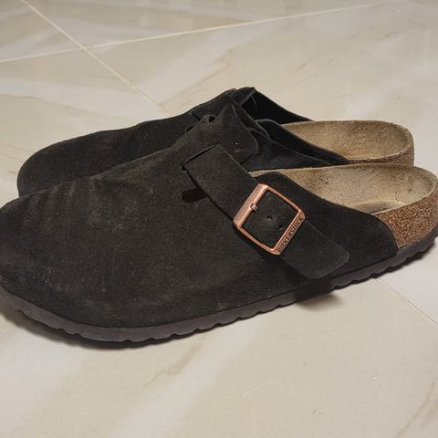 Birkenstock Boston in Mocha Suede
