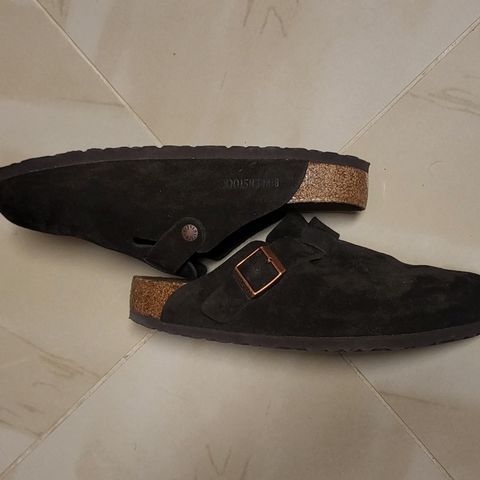 Birkenstock Boston in Mocha Suede