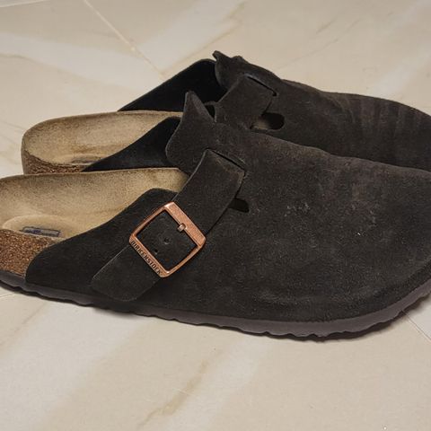 Birkenstock Boston in Mocha Suede