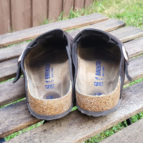 Birkenstock Boston in Mocha Suede