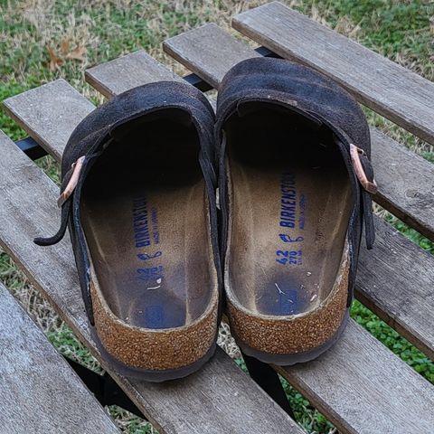 Birkenstock Boston in Mocha Suede