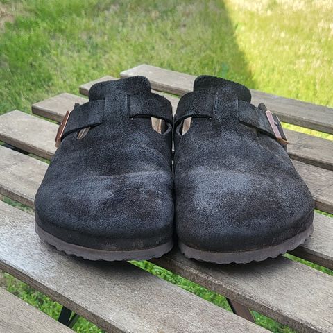 Birkenstock Boston in Mocha Suede
