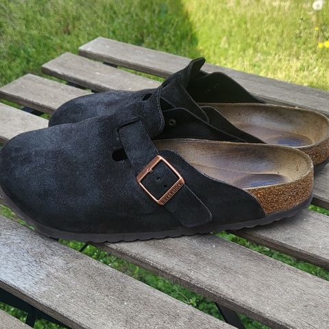 Birkenstock Boston in Mocha Suede