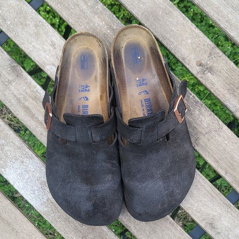 Birkenstock Boston in Mocha Suede