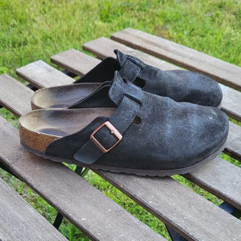 Birkenstock Boston in Mocha Suede