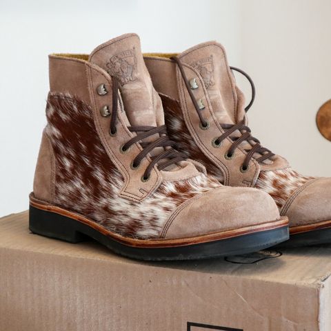 Jim Green Numzaan in Nguni Hair-on-hide & Fawn Roughout