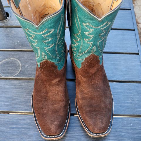 Fenoglio South Texas Tack Exclusive in Nicotine Roughout With Distressed Turquoise
