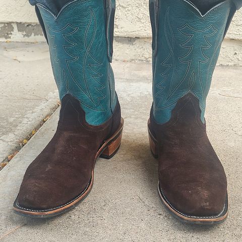 Fenoglio South Texas Tack Exclusive in Nicotine Roughout With Distressed Turquoise