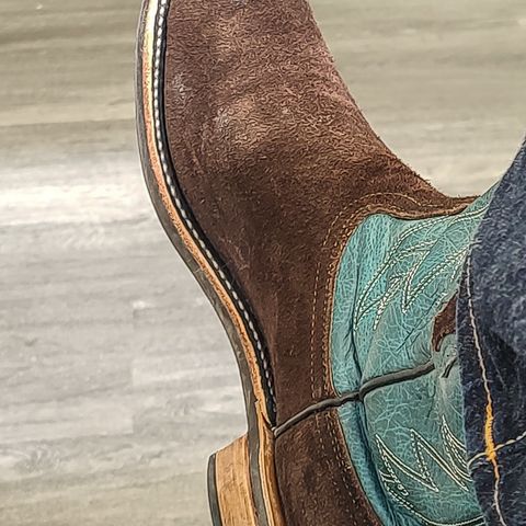 Fenoglio South Texas Tack Exclusive in Nicotine Roughout With Distressed Turquoise