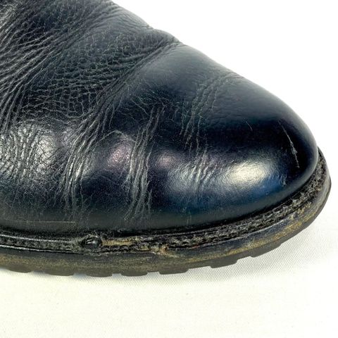 View photo of Bally Tempo in Black Pebble Grain