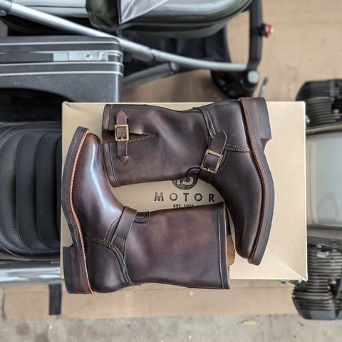 Motor Engineer Boots in Motor / Brown Hand-Dyed Calfskin