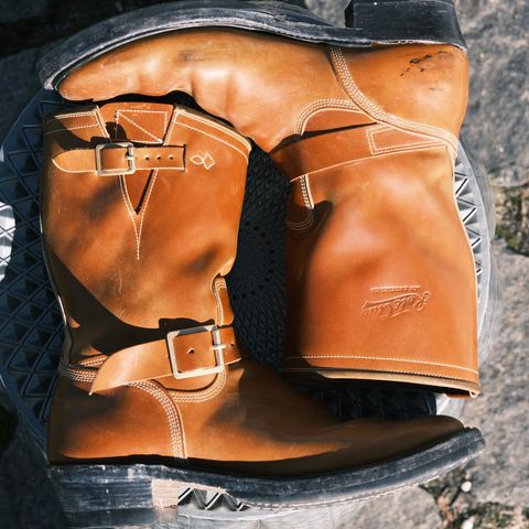 Role Club Engineer Boots in Horween Amaretto Shell Cordovan