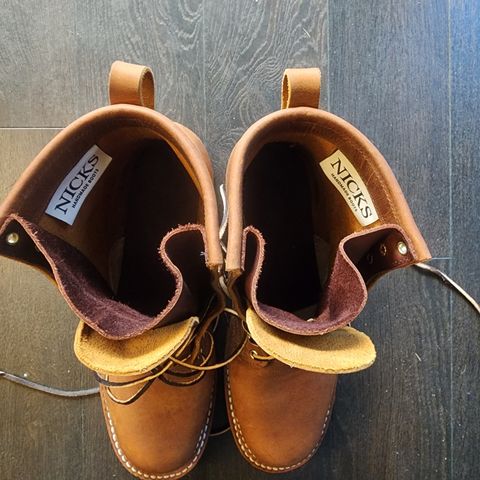 Nicks Falcon in Horween Orange Predator