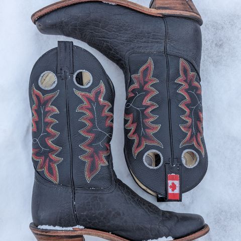 Canada West Brahma 6563-6 in Unknown Leather