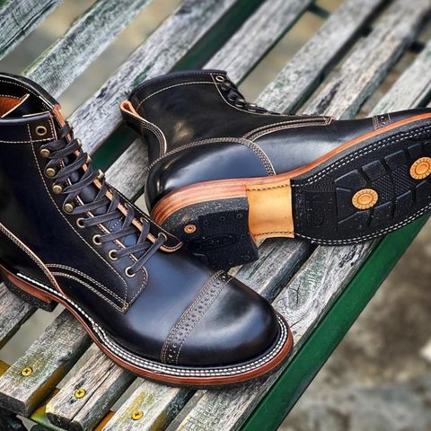 Quan Shoemaker Unlisted Model in Maryam Black Horsebutt