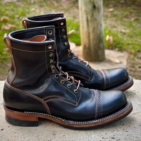 Quan Shoemaker Unlisted Model in Maryam Black Horsebutt