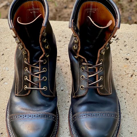 Quan Shoemaker Unlisted Model in Maryam Black Horsebutt