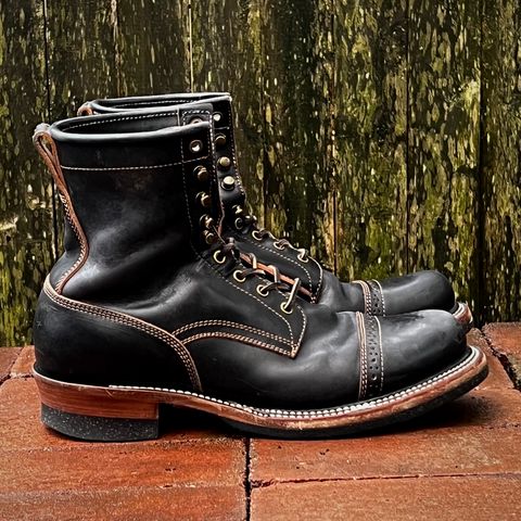 Quan Shoemaker Unlisted Model in Maryam Black Horsebutt