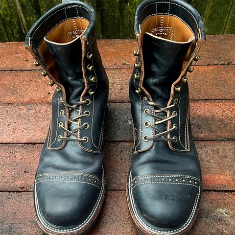 Quan Shoemaker Unlisted Model in Maryam Black Horsebutt