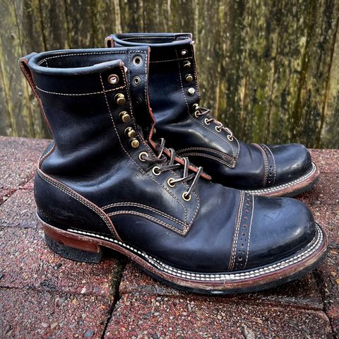 Quan Shoemaker Unlisted Model in Maryam Black Horsebutt