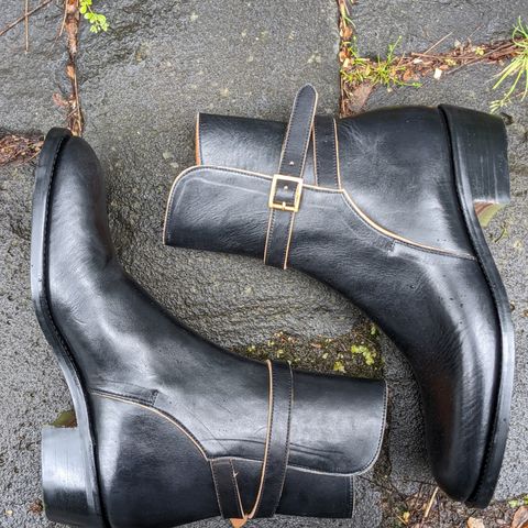 Briselblack Unlisted Model in Maryam Black Teacore Horsebutt
