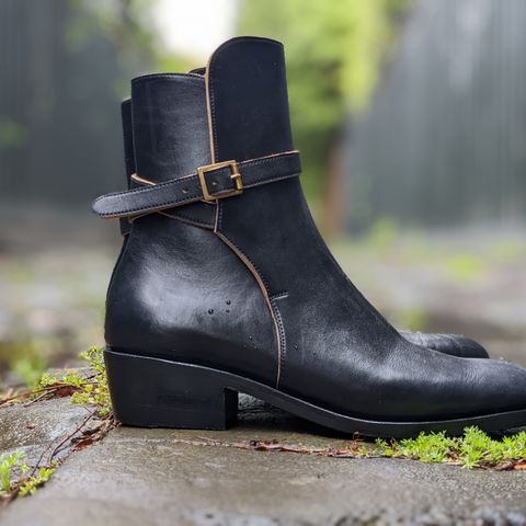 Briselblack Unlisted Model in Maryam Black Teacore Horsebutt