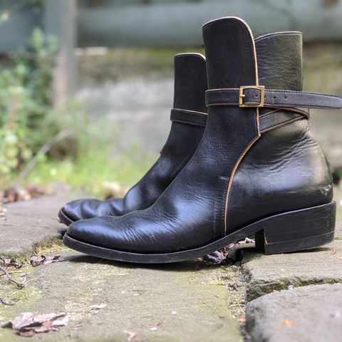 Briselblack Unlisted Model in Maryam Black Teacore Horsebutt