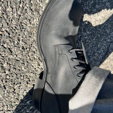 Viberg Service Boot in C.F. Stead Black Waxy Commander Suede
