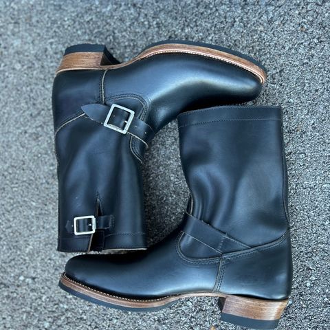 View photo of Chippewa Custom Model in Horween Black Chromexcel