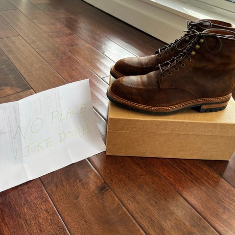 Parkhurst The Niagara in C.F. Stead Light Brown Waxy Commander Suede