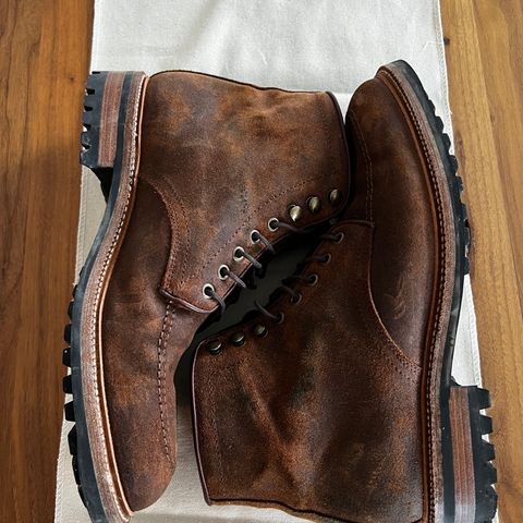 Parkhurst The Niagara in C.F. Stead Light Brown Waxy Commander Suede