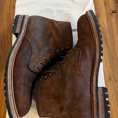 Parkhurst The Niagara in C.F. Stead Light Brown Waxy Commander Suede