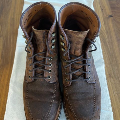 Parkhurst The Niagara in C.F. Stead Light Brown Waxy Commander Suede