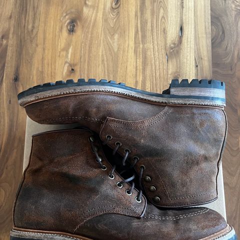 Parkhurst The Niagara in C.F. Stead Light Brown Waxy Commander Suede