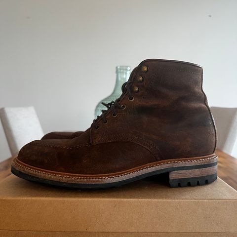 Parkhurst The Niagara in C.F. Stead Light Brown Waxy Commander Suede