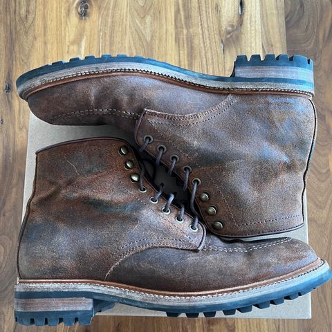 Parkhurst The Niagara in C.F. Stead Light Brown Waxy Commander Suede