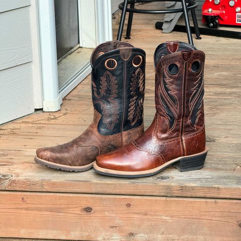 View photo of Ariat Hybrid Roughstock in Fiery Brown Crunch