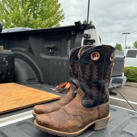 View photo of Ariat Hybrid Roughstock in Fiery Brown Crunch