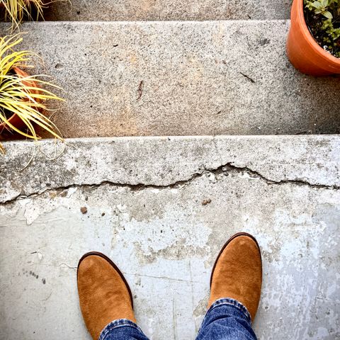 View photo of Ariat Bench Made Clanton in Oiled Tan Roughout