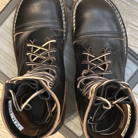 Nicks MTO in Horween Black Waxed Flesh