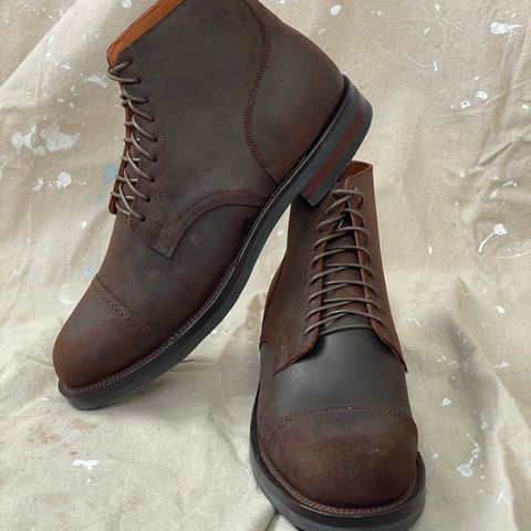 View photo of Viberg Service Boot BCT in C.F. Stead Snuff Waxy Commander Suede