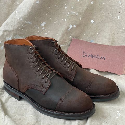 View photo of Viberg Service Boot BCT in C.F. Stead Snuff Waxy Commander Suede