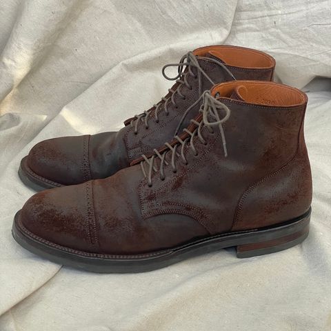 View photo of Viberg Service Boot BCT in C.F. Stead Snuff Waxy Commander Suede