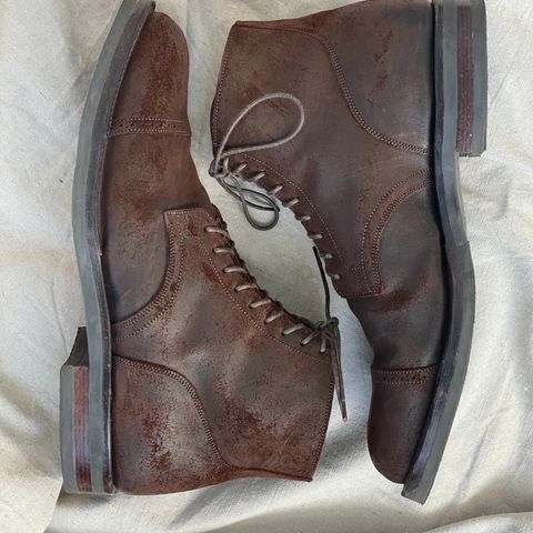 View photo of Viberg Service Boot BCT in C.F. Stead Snuff Waxy Commander Suede