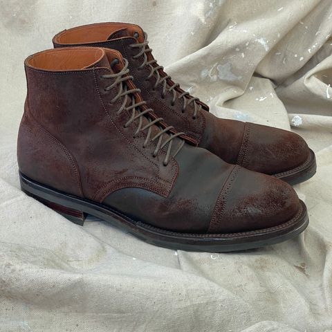 View photo of Viberg Service Boot BCT in C.F. Stead Snuff Waxy Commander Suede