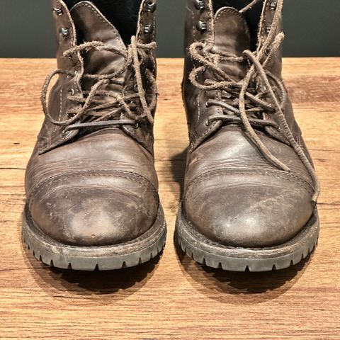 Thursday Captain in Tobacco Rugged & Resilient