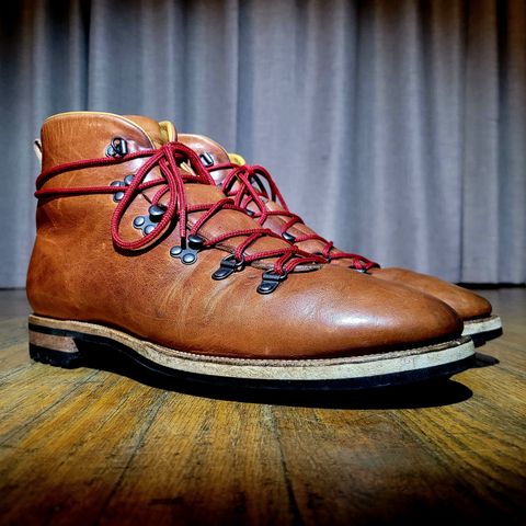 Search result thumbnail of Viberg Hiker in Horween Natural Dublin