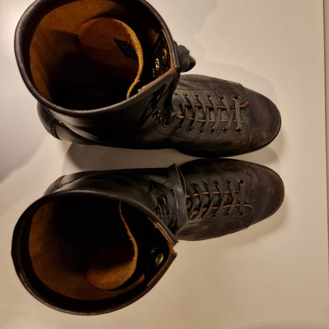 Clinch Gary Boots in Black Overdyed Horsebutt