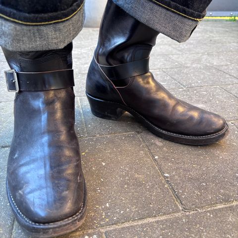 Råland Bootmaker Engineers in Maryam Black Horsebutt